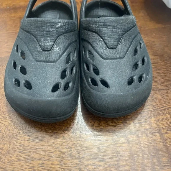 Kids  Slip-On Shoes - Picture 3 of 5